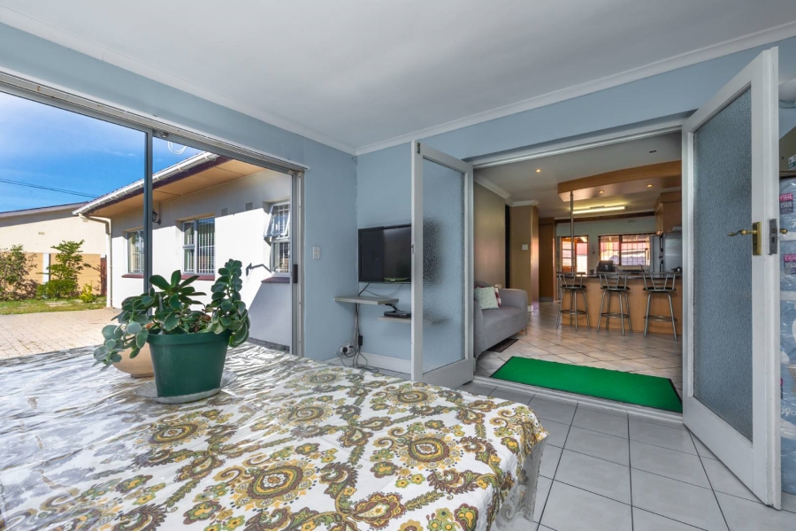 3 Bedroom Property for Sale in Panorama Western Cape